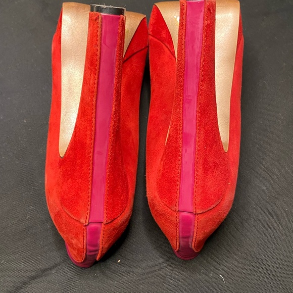 BCBG Red Suede and Fuchsia Patent Leather 5 inch Peep Toe Heels Size 10 Shoes - Picture 12 of 14